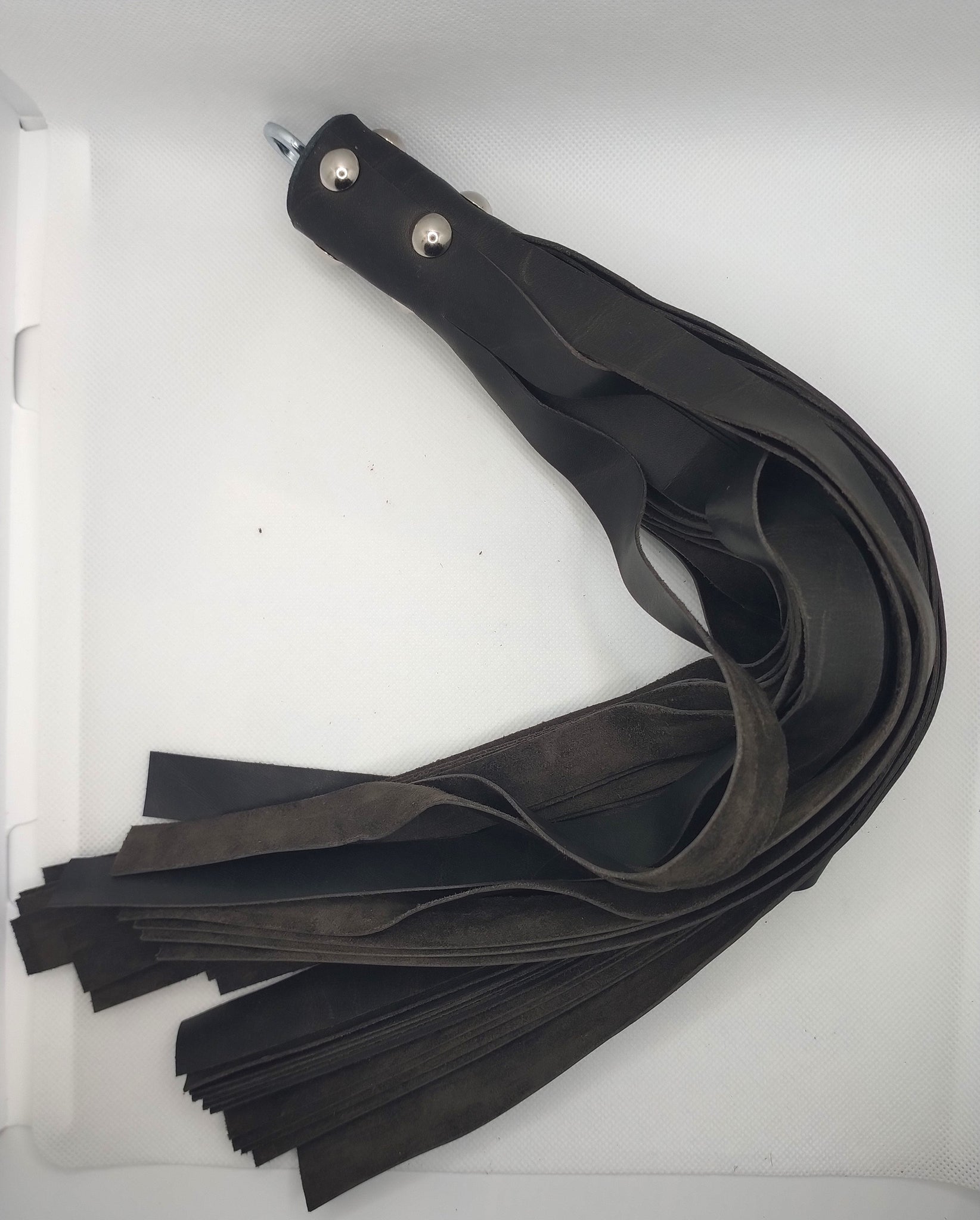 Wax Leather 3/4" Wide Fall Flogger Head