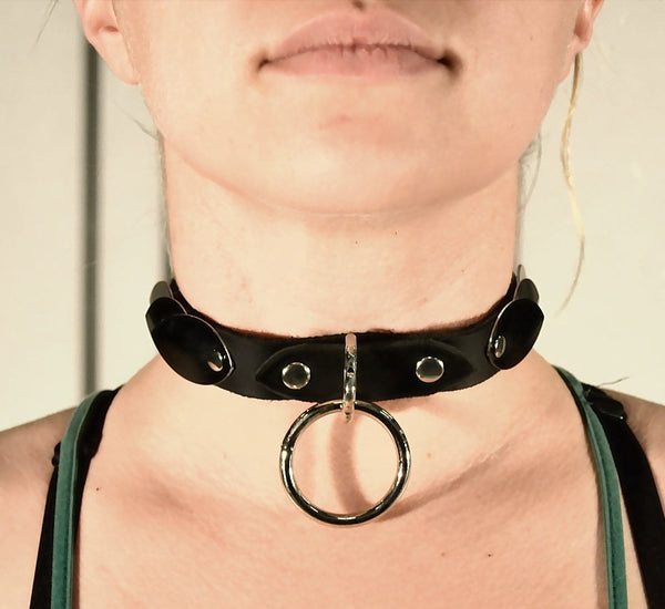Narrow Leather And Dragon Scale Fantasy Collar