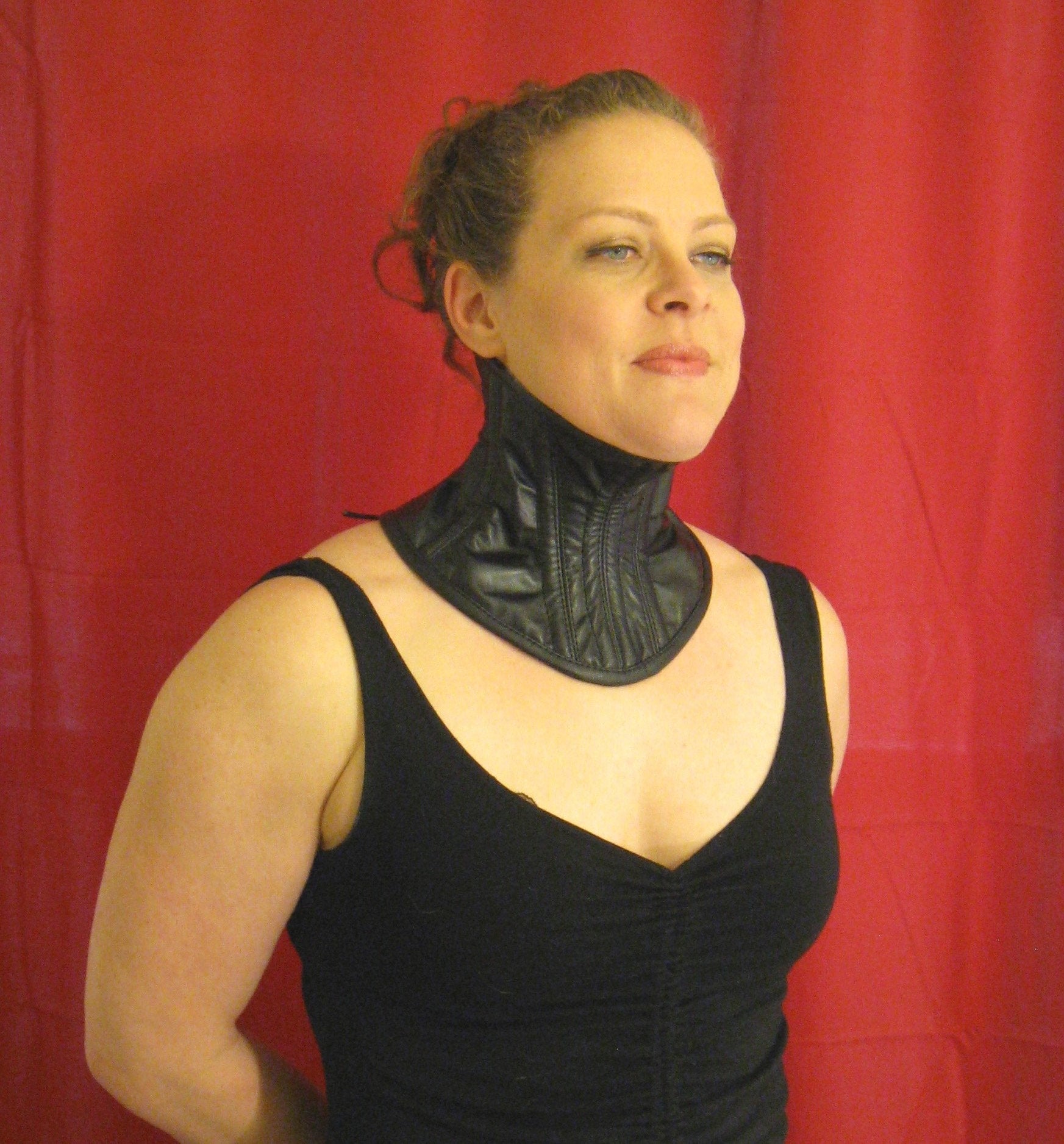 High-Necked Under Chin Steel Boned Neck Corset – RACK Leather Goods